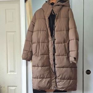 Michael kors coat completely in excellent condition used only once size M